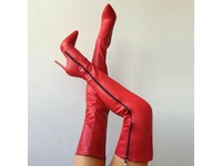 thigh high stiefel